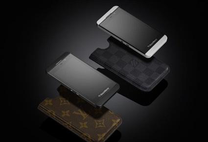 أناقة لويس فويتون تزيّن بلاكبيري Z10